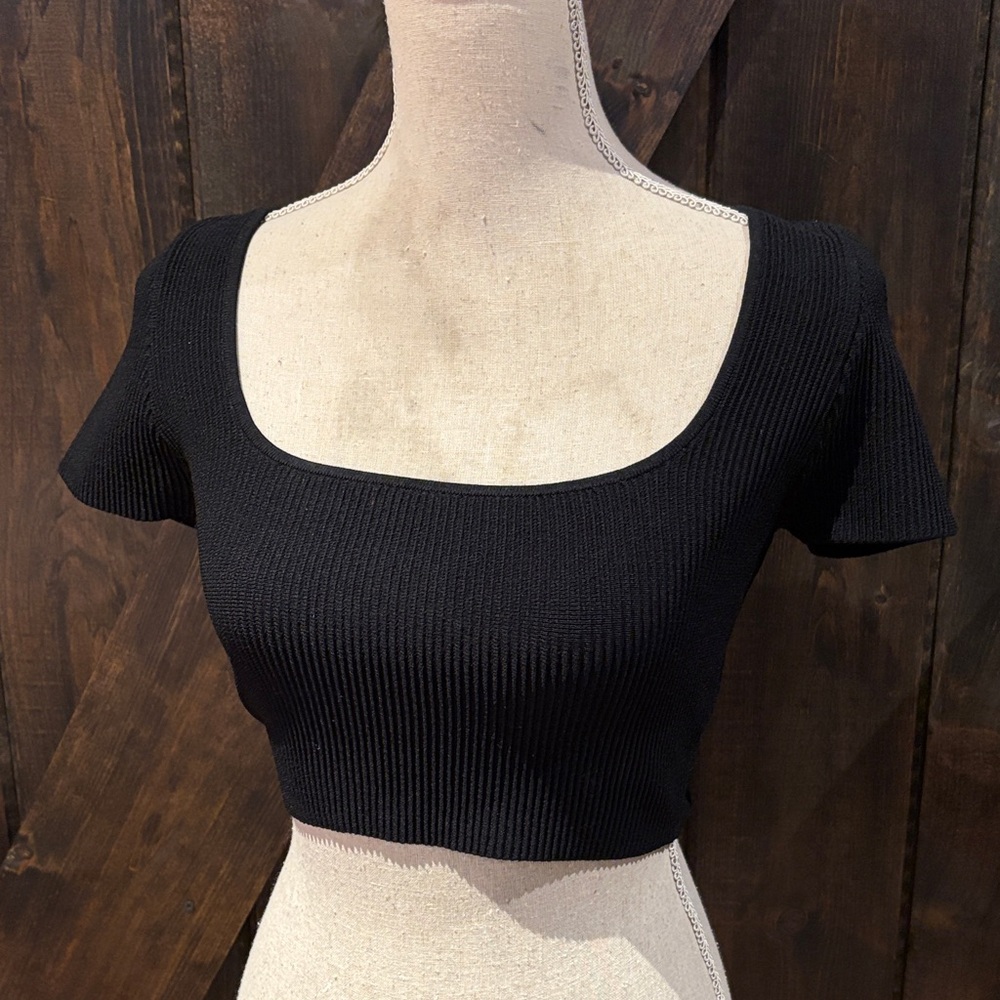 Babaton Black Ribbed Square Neck Crop Top size M